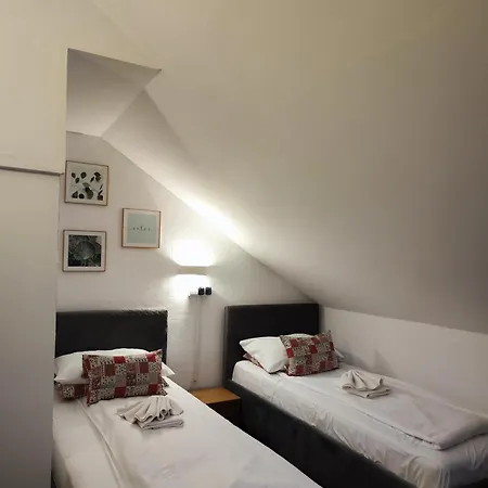 Pensiunea Buon Gusto Sibiu-motorcyle Friendly,city Center Gasthof 3*